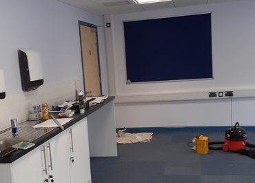 Interior_of_classroom
