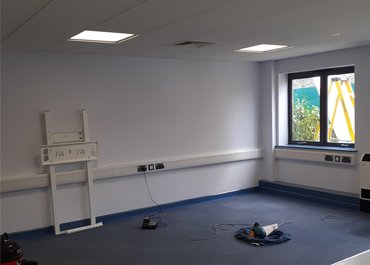 Interior_of_classroom
