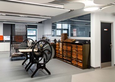 Interior_of_Michael_Andrews_Classroom