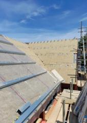 Top_Hats_and_rails_installed_on_roof