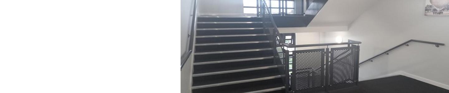 Staircase_at_Cathedral_Court